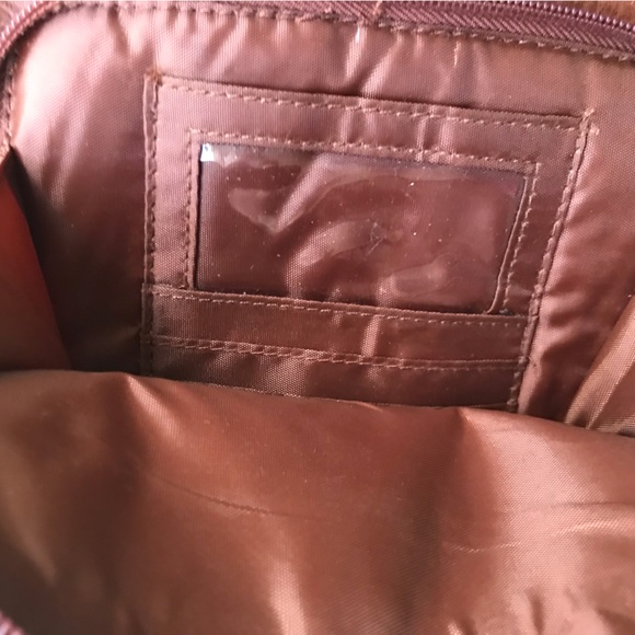 Bueno soft leather crossbody / shoulder bag. Many compartments. Stlyish. - Picture 9 of 9